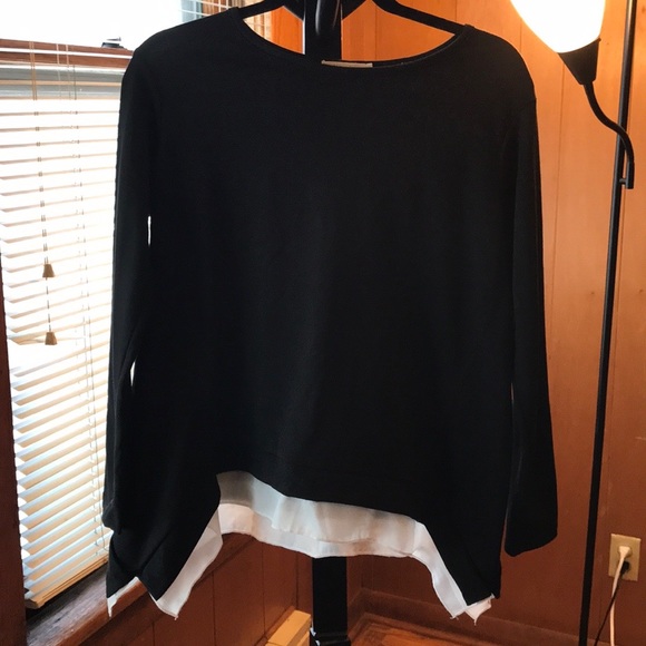 Pebble and Stone Black Top - Picture 12 of 13